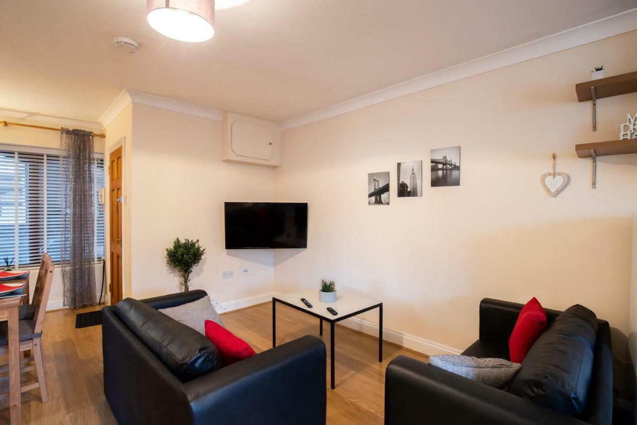 Spacious 2Br Flat In Stansted Lejlighed Stansted Mountfitchet Eksteriør billede