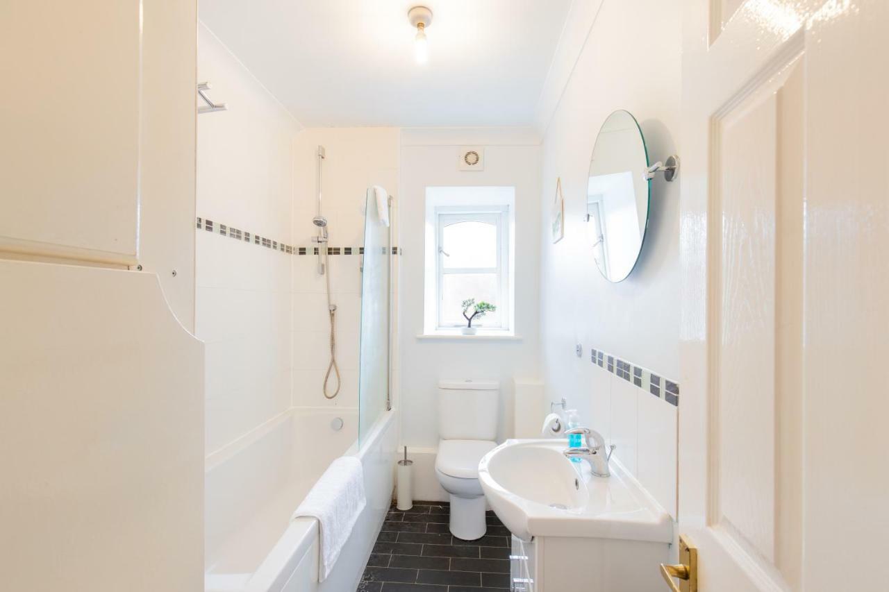 Spacious 2Br Flat In Stansted Lejlighed Stansted Mountfitchet Eksteriør billede